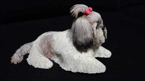 escultura personalizada de la perrita Nala de raza shit tzu