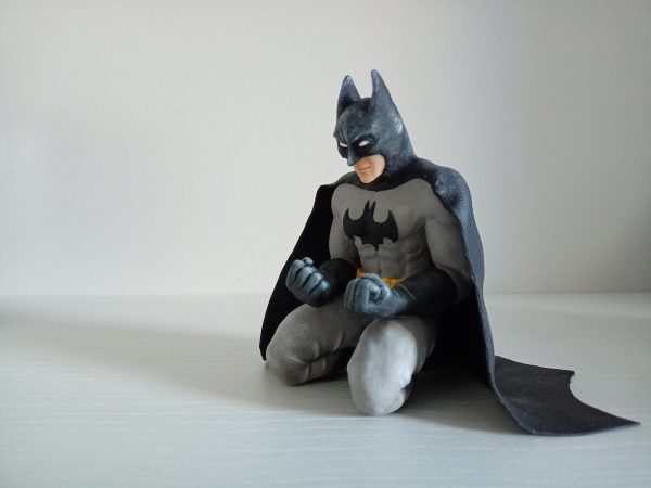 figura de Batman arrodillado fimo
