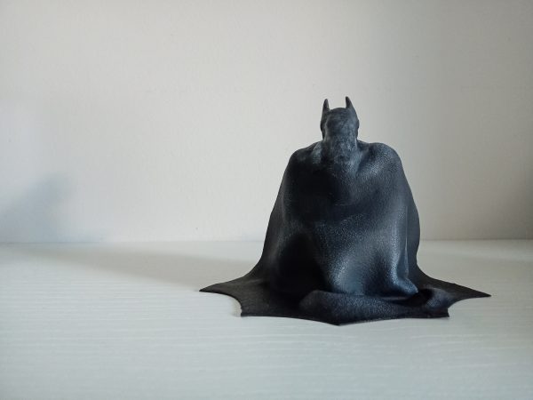 escultura de Batman arrodillado fimo
